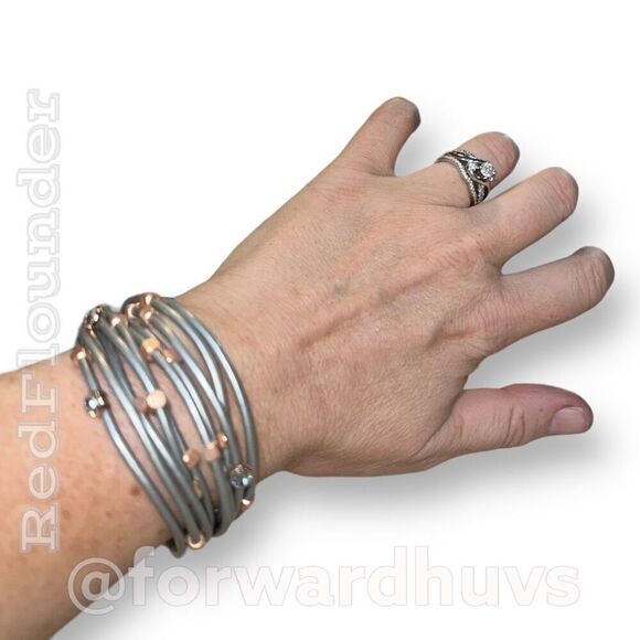 Silver Strand Vegan Leather and Rose Gold Metal Bracelet with Magnetic Clasp - Picture 4 of 8